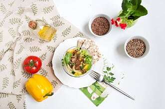 Овощной салат с семенами льна и расторопшей